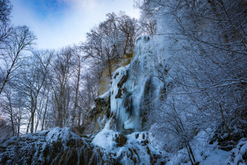 2021-02-12-Bad-Urach-Wasserfall-gefroren-34