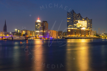 Elbpanorama mit der Elbphilharmonie